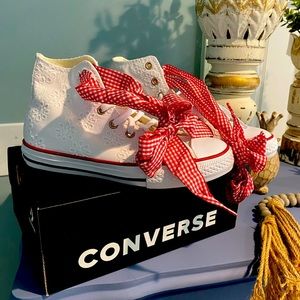 Converse size 3